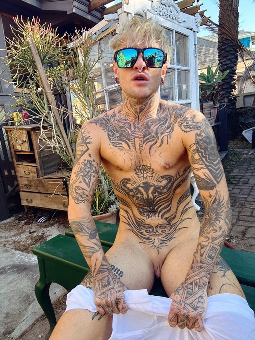 the neighborhood himboypu$$y is looking for his next fuck ?. Could it be you? ? https://t.co/3m9apzp