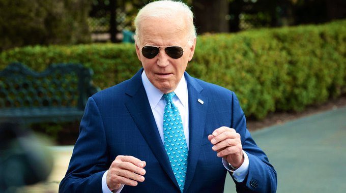 #VoteBlue #VoteBidenHarris #wtpBLUE WE THE PEOPLE   Joe Biden is a good president, the economy is booming with15 million new jobs being created since Biden took office, and unemployment at an all time low for over 26 months. Still, Joe knows there is more to do, so let's turn out…