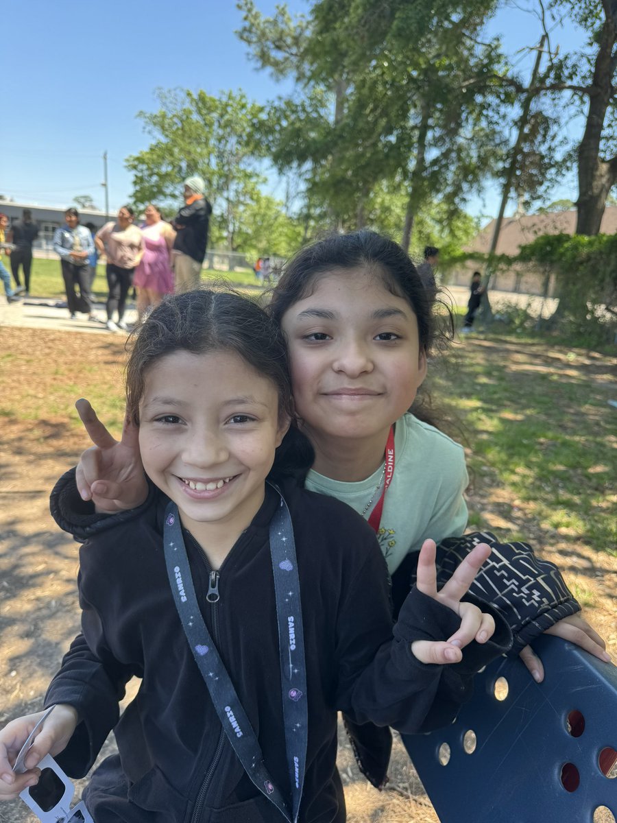 cmmonson1's tweet image. When @As_Gr8t asks you to give an extra minute of recess, you do it!! #PridePersistencePositivity #somosSTALLIONS ☀️ @lit4teaching @SmithES_AISD