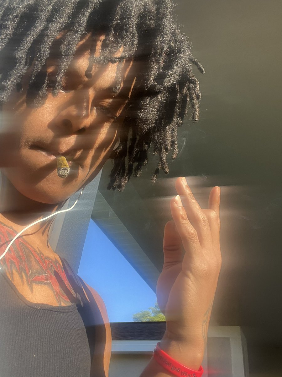 urdreadhead's tweet image. BITCH NUT😂