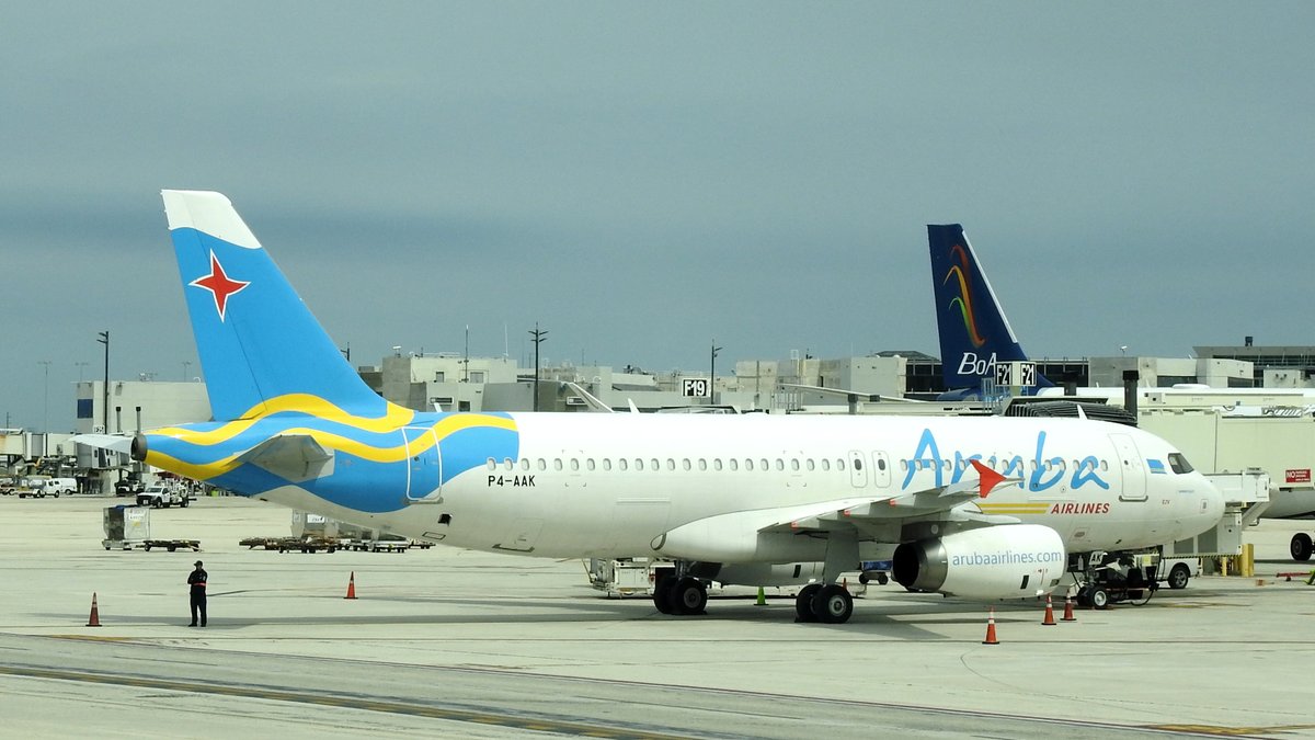 Aruba Airlines #A320 -232 #P4AAK ready to pushback at KMIA