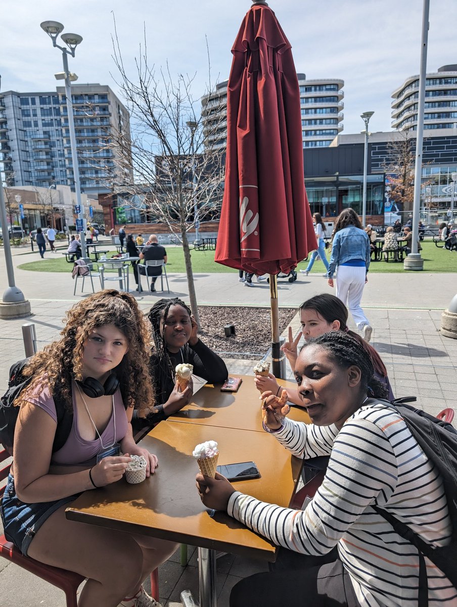 Big thanks to @CCUNESCO and @LSF_LST for this conference in Toronto's botanical gardens and royal museum! It was a welcome disruption of routine for my Ss & I. Great programming with lots of sharing about #SustainabilityEd. We even got gelato! @StPeterOCSB @ocsbEco #fieldtrips