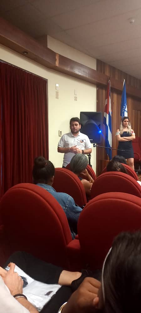 Los Jóvenes de la Dirección Central de Capital Humano en @ETECSA_Cuba junto a sus Directivos,  celebran el aniversario de la #UJC con un programa integral de actividades, políticas, recreativas y de responsabilidad social #GenteQueSuma
 #JuventudDeVanguardia #EsteEsNuestroAzul