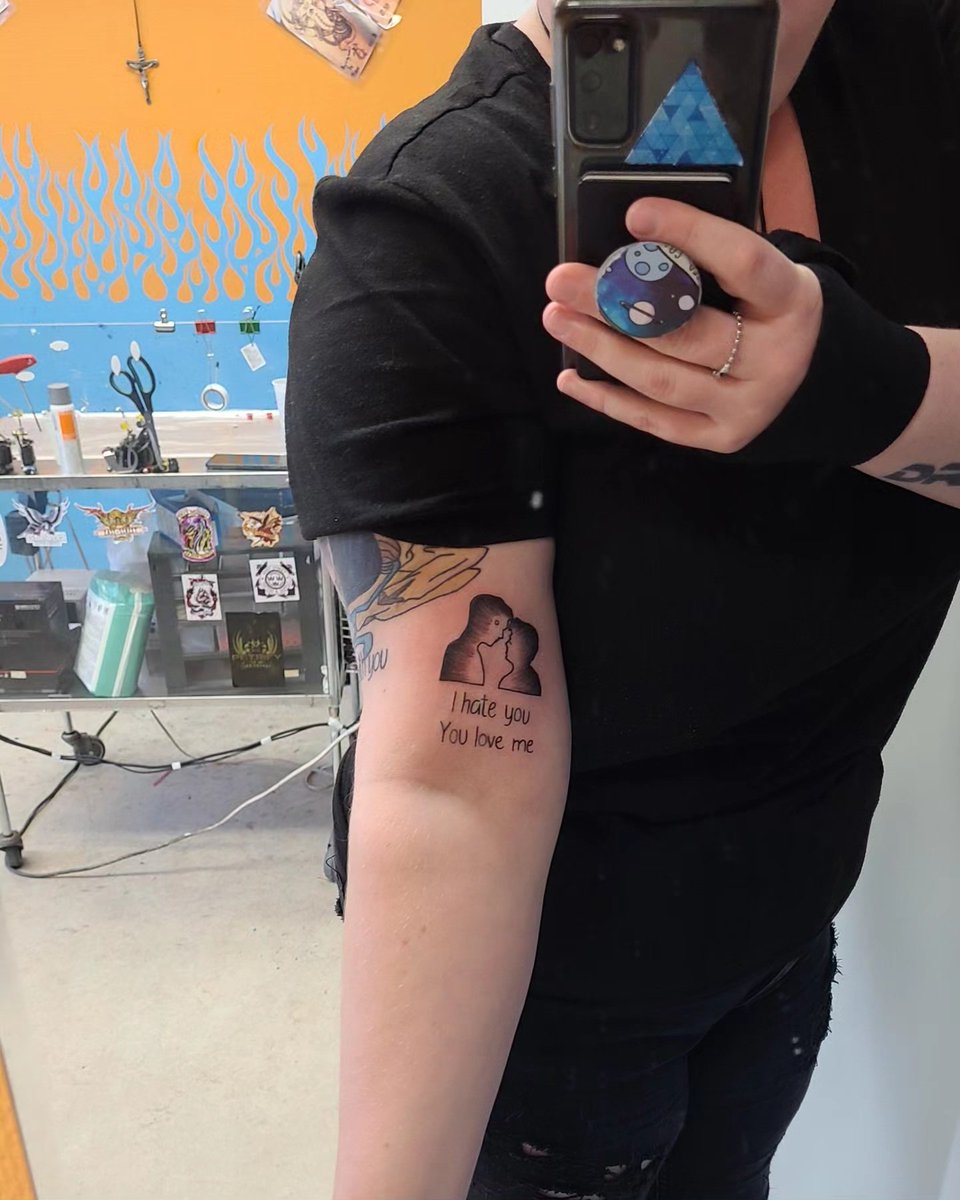 MandyTheDemon's tweet image. This is still one of my absolute favorite movies of all time and I feel fucking proud to have REED900 forever etched on my skin 😍 #DetroitEvolution #REED900