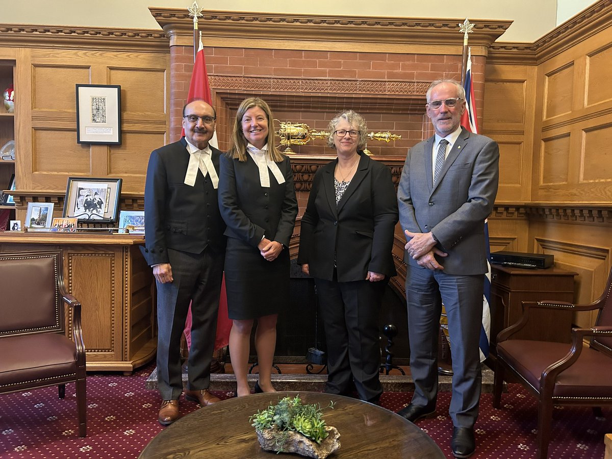 This week, we hosted delegations from @NSWParlLA and @ScotParl for sessions ranging from security to parliamentary culture. Thanks to NSW Speaker Greg Piper and Clerk Helen Minnican, and @POScotParl, @michaeljmarra, @EvelynTweedSNP, and @mgoldenmsp for coming to @BCLegislature!