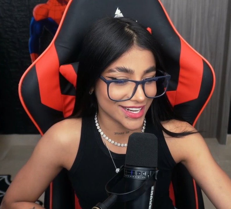 Te amamos y aquí estaremos apoyándote como una familia que somos 🫂❤️‍🩹 <a href="/yurielkys_/">Yurielkys Ojeda 🕷</a>