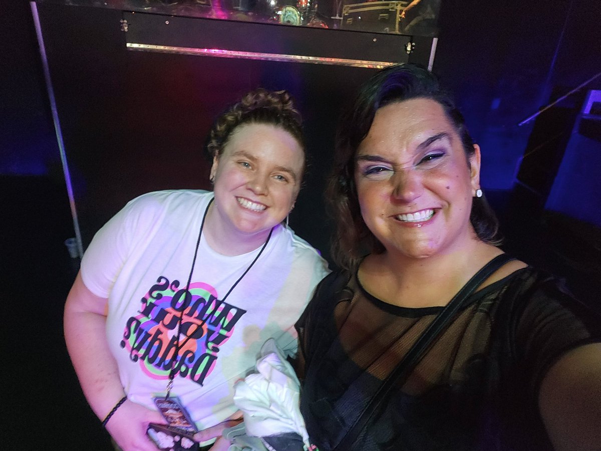 Ferdinandthepi1's tweet photo. This hellscape of a website is good for something, I guess. 

After being twitter friends for 5 years - @jackiesjamm and I finally met in person and it was everything I dreamed it would be. 

Getting to see @TheZombiesMusic was a welcome second benefit, too. https://t.co/7c895ZB7P9