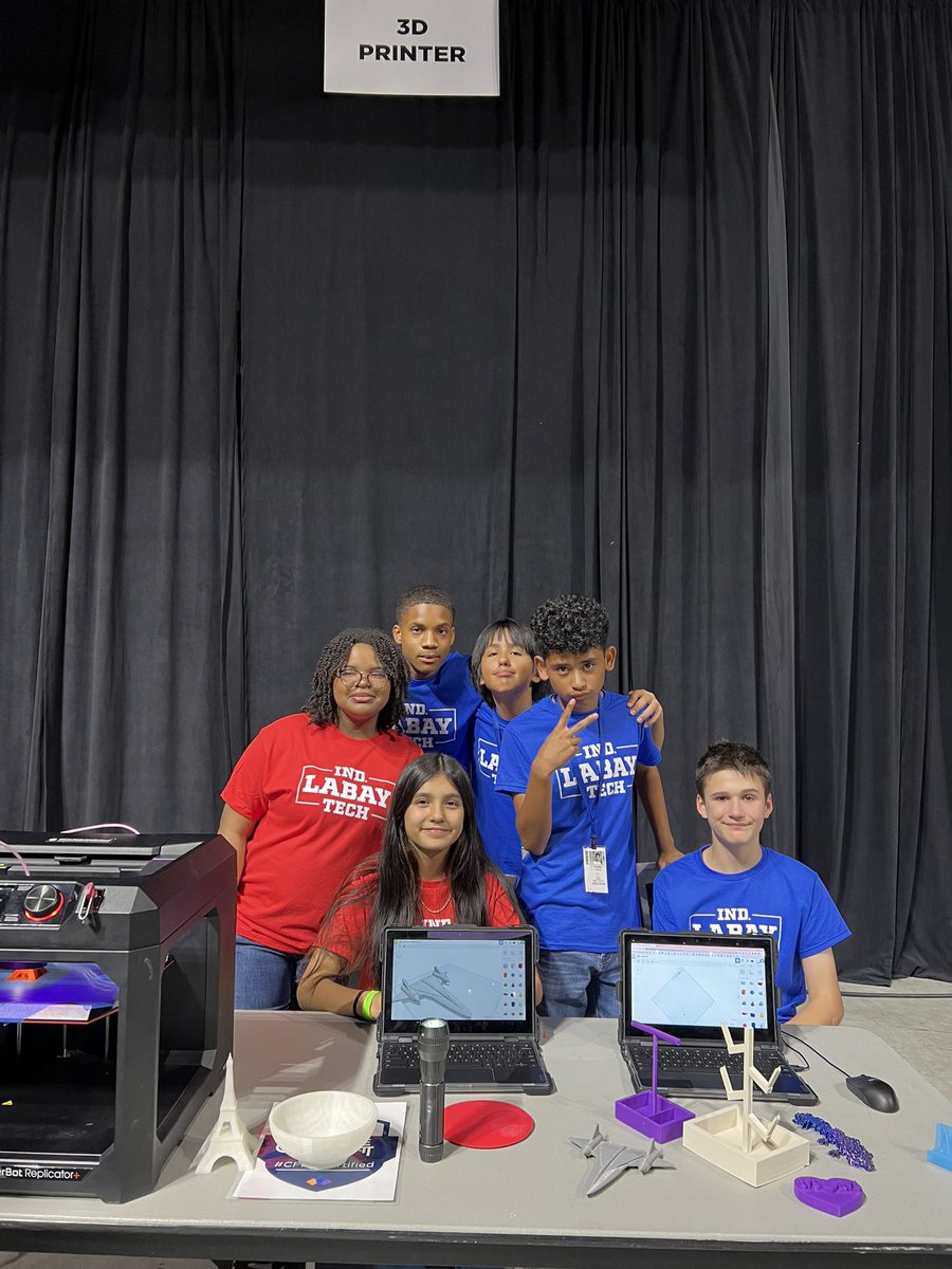 @CyFairISD students demonstrated exceptional talents and skills at tonight’s @CyFairEdTech Student EdTech Expo! Our students are way beyond the “basics” and are excelling in technology that will lead the way in the future. #CFISDProud #PublicSchoolProud