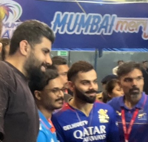 Virat Kohli with fans at the Wankhede stadium. ⭐