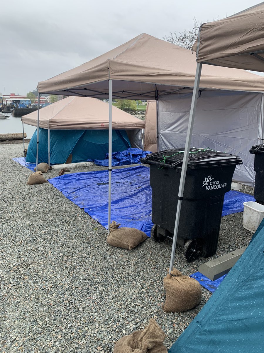 @ParkBoard reduced the sheltering spaces in “designated area” from 16 to 14. There are still over 24 ppl #sheltering on the hillside, but not allowed to move down. Even tho they initially stated that it was just a clean up, and ppl wld be able to move back in. #cleanoviction