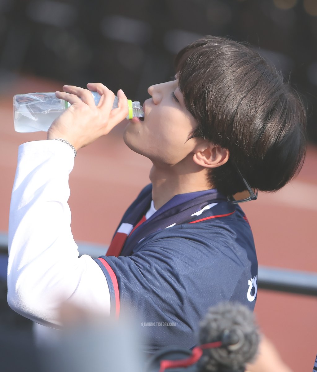 91MINHO_1209's tweet photo. 240407 민호
#민호 #최민호 
♒♒♒
🔗https://t.co/qXtWBjkIIl
🔗https://t.co/nyktCtFzpd https://t.co/sVHbN3eEad