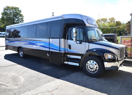 Make group travel easy with our Shuttle Bus Rental in Philadelphia. Whether it's a corporate event or a family outing, we've got you covered. phillylimorentals.com #PhillyTravel #ShuttleBus