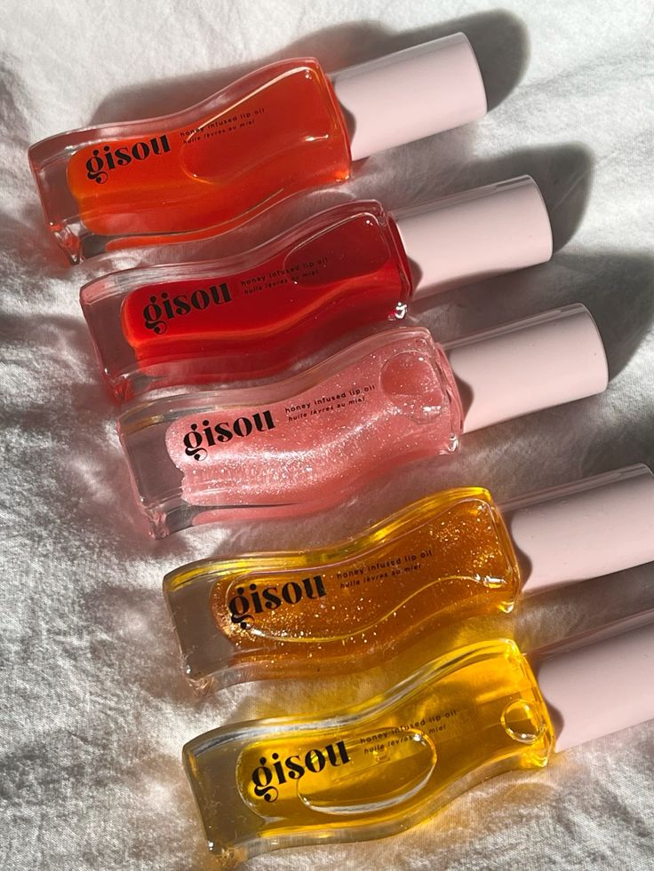 Must have lip oil!🧡❤️🩷💛🌟💋. #gisou #lipoil #natural #makeup #cleanmakeup #gloss