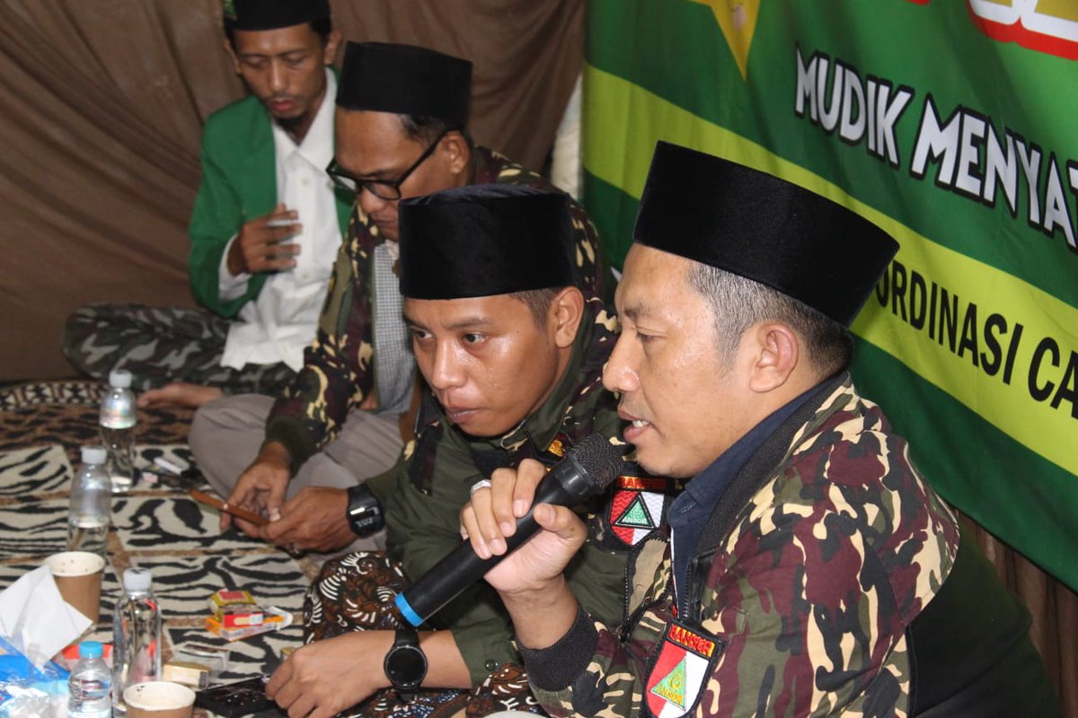 Ketum PP GP Ansor, Bang Addin Jauharudin melakukan kunjungan dan silaturahmi di Posko Mudik Banser Zona 2 Palimanan Kabupaten Cirebon, Kamis, 12 April 2024 #PoskoMudikBanser2024