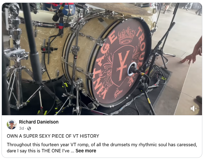 TMJP_tweets's tweet photo. FacebookでRichardが自身のドラムセットをオークションに出しています。
ロンドンをはじめ、ヨーロッパツアーで活躍したドラムセット。一番のお気に入りだそうです。
ドラムを演奏される方、または興味のある方をご存知の方など、Facebook経由で直接オファーが送れます。
https://t.co/4YM4iGdiAd https://t.co/HtRaCnNfJ9