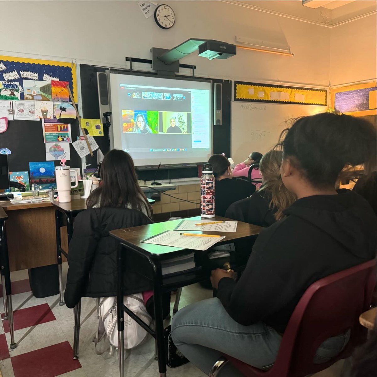 TARA_OGORMAN's tweet image. A big THANK YOU to @natgeo Explorer &amp;amp; Pulitzer Prize winning journalist @PaulSalopek for an inspiring #ExplorerClassroom Storytelling Series Live Zoom call! Curiosity &amp;amp; Empathy can take you far! @ExploreInside 💛💛💛 #education #featured #storytelling
