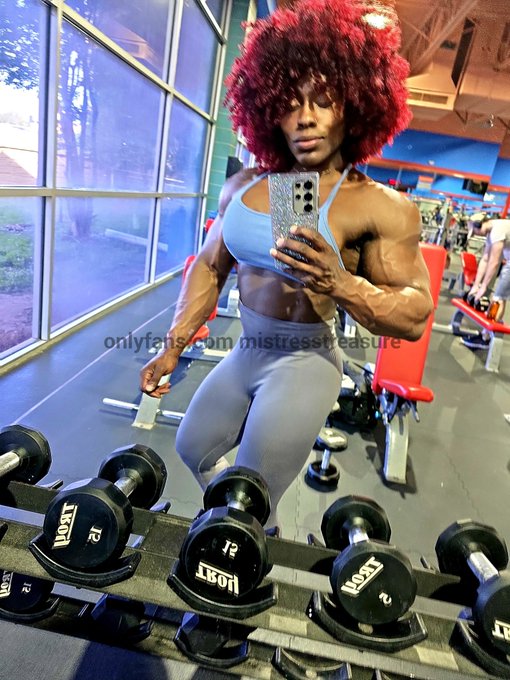 Yeah gonna have to put this look back on the shelf definitely not gym friendly 🤣 #afro #blackisbeautiful<a href="/tag/afro"class="tags"><span>#afro</span></a><a href="/tag/blackisbeautiful"class="tags"><span>#blackisbeautiful</span></a><a href="/tag/mistress"class="tags"><span>#mistress</span></a><a href="/tag/hardbody"class="tags"><span>#hardbody</span></a><a href="/tag/femalebodybuilder"class="tags"><span>#femalebodybuilder</span></a>