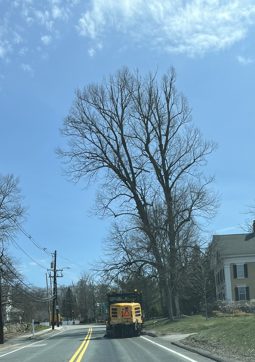 HopMarComm's tweet image. A few scenes around town this week as our town gets ready to welcome 30,000 runners and send them safely en route to Boston