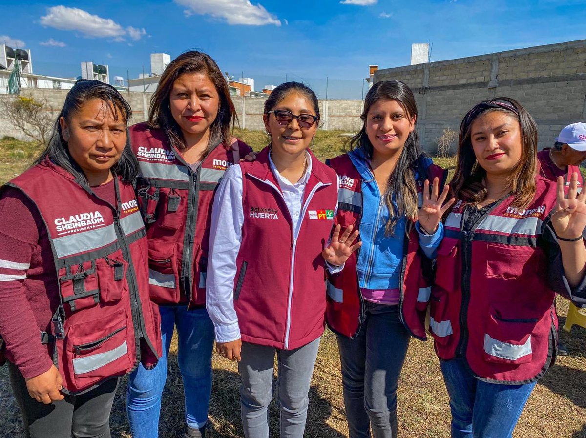 LasVoces_Edomex's tweet photo. 🔴 HACE EQUIPO AZUCENA HUERTA EN 4 MUNICIPIOS

La candidata de la alianza MORENA, PT y Verde Ecologista, Azucena Huerta R , sostuvo un encuentro con seguidores y equipo de trabajo cercano. 

https://t.co/KcHTR9sYt7 https://t.co/bCPZvEZvnp