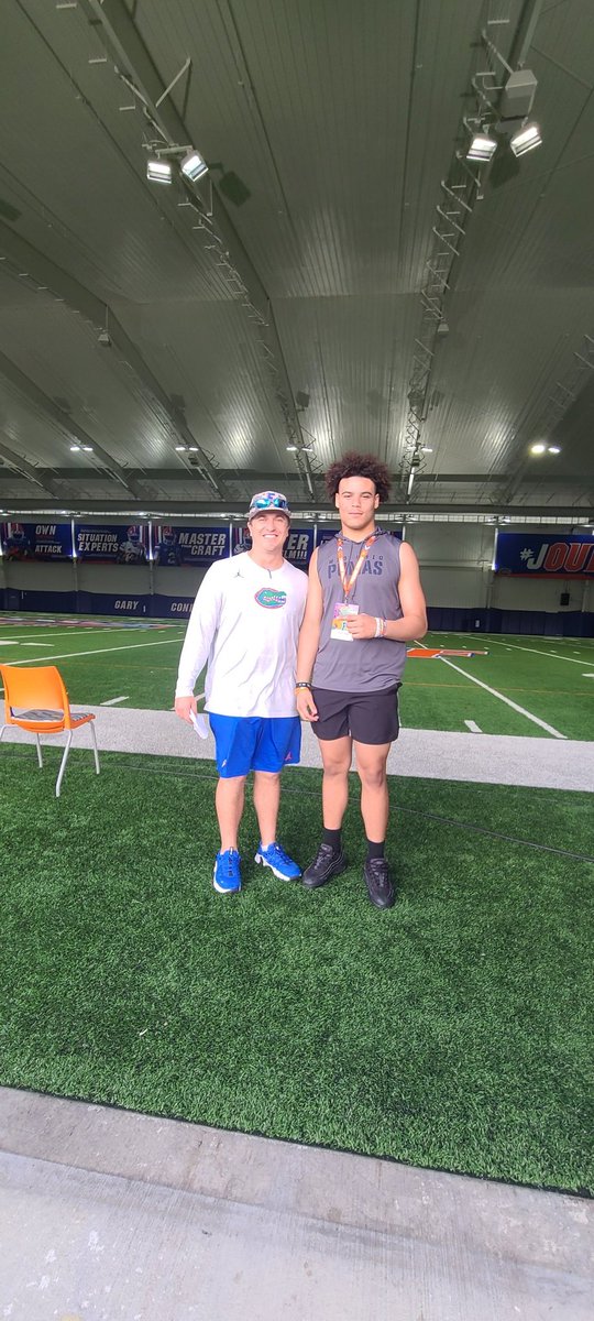 LandenMiree9's tweet photo. #AGTG Wow. After an amazing day in Gainesville, I am honored to receive an offer from the University of Florida!!🟠🔵 @russcallaway @AustinMay1 @GatorsFB  @247Sports @CoachParker99  @VikeNationFB @gmcsports @on3 @RivalsPapiClint @Rivals_Jeff @Rivals  @On3Recruits #gogaters https://t.co/DBkLLazEw0