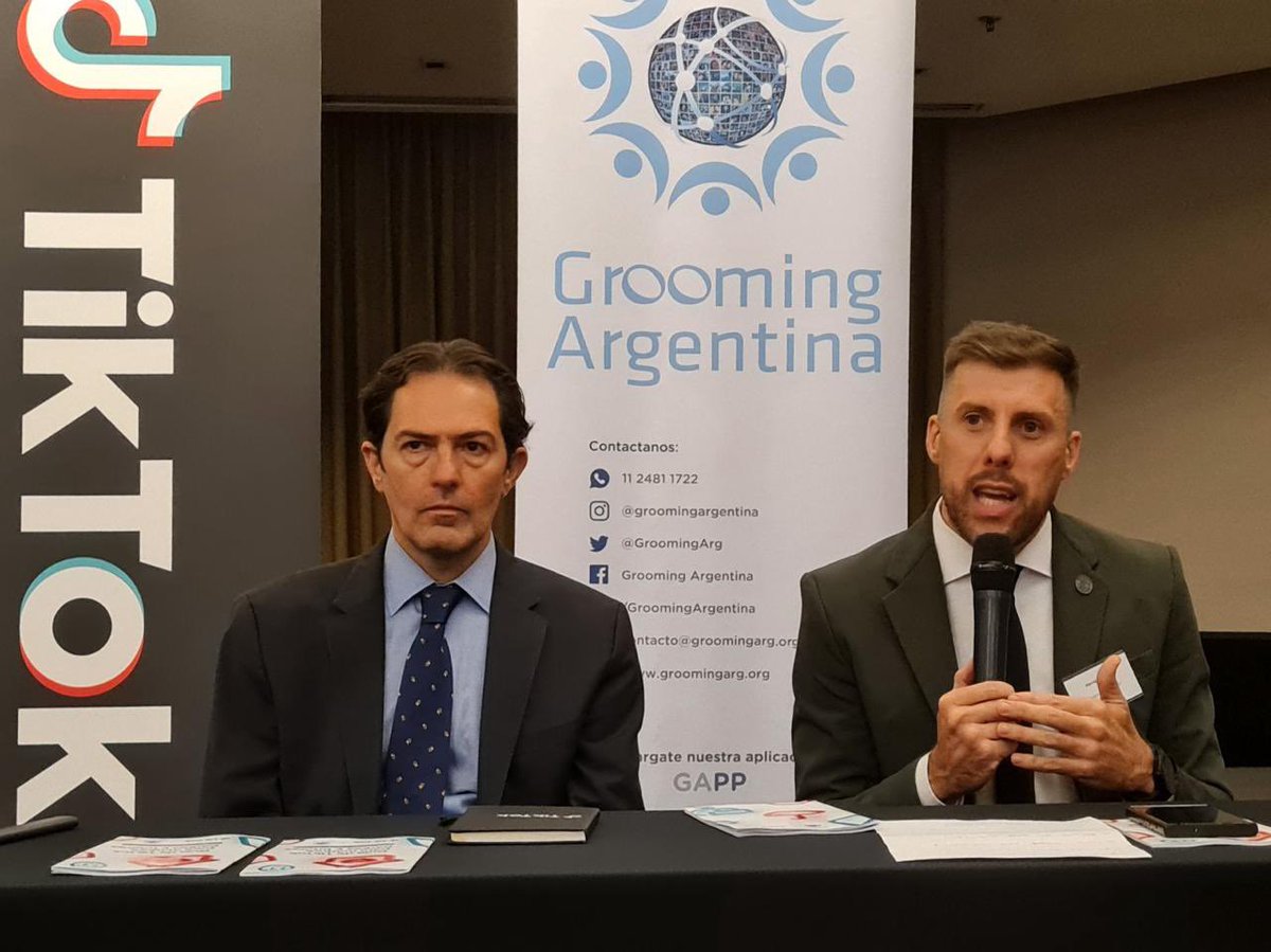 GroomingArg's tweet photo. 📣 GROOMING ARGENTINA Y TIKTOK LANZARON UNA GUÍA PARA LAS FAMILIAS ARGENTINAS

📖 Junto a @TikTokLatAM lanzamos una guía vital para la protección de las y los adolescentes.

🔗 Descargá la guía de forma gratuita y compartila con tus familiares y amigos: https://t.co/tKalXofDmq. https://t.co/ZN5PhkGGwW
