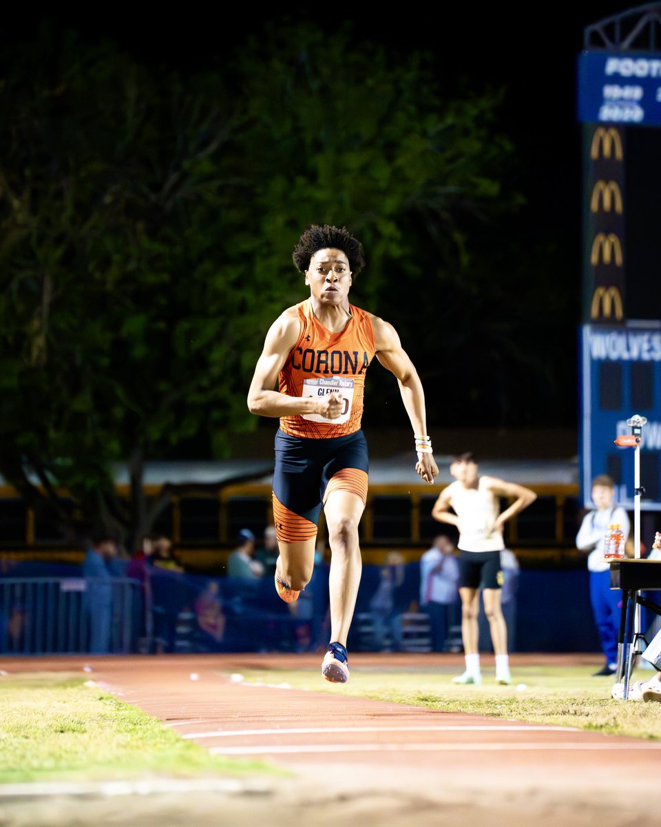 @CdS_Football 24’ WR Zuri Glenn!! Long Jump : 23’ 7.25” Triple Jump : 44’ 2.25”