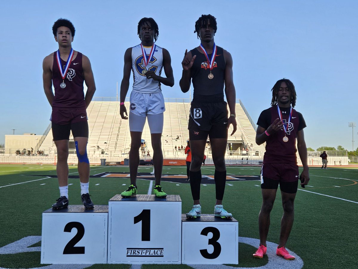 🥈 and 4th in the 300h to advance to regionals. @kingstonw401 and @rj_fannin #ClimbTheHill