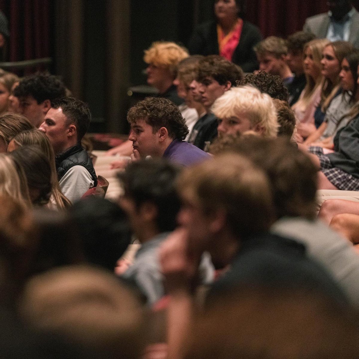 cpalions's tweet photo. CPA Alumni and singer, songwriter, and author @ellieholcomb spoke to #CPAupper school students as part of the TICE’s Sojourn series. She encouraged students with heartfelt, intentional stories - reminding students of God’s overwhelming love for them. https://t.co/WrwMCs2X7x