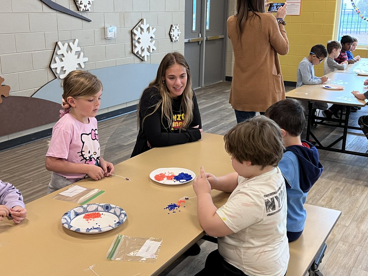 Thank you to the SLHS seniors who spent their morning with our #pearsonpioneers. For their senior service project, these seniors gave back to their community by making #friendship and #kindness bracelets with some of our classes.