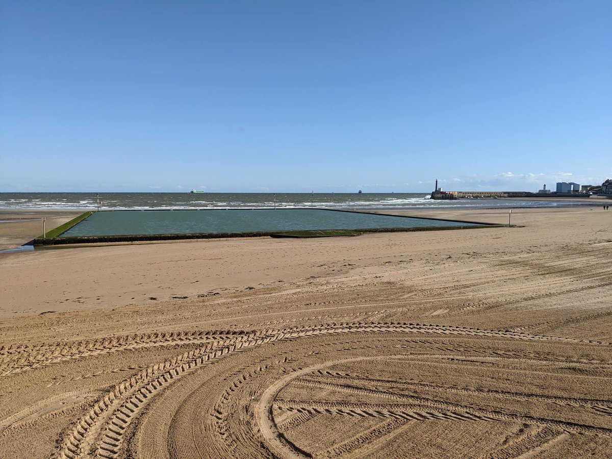 Early mornings on Margate Main Sands ☀️❤️ #margate #margatemainsands #beachlife #lovemargate