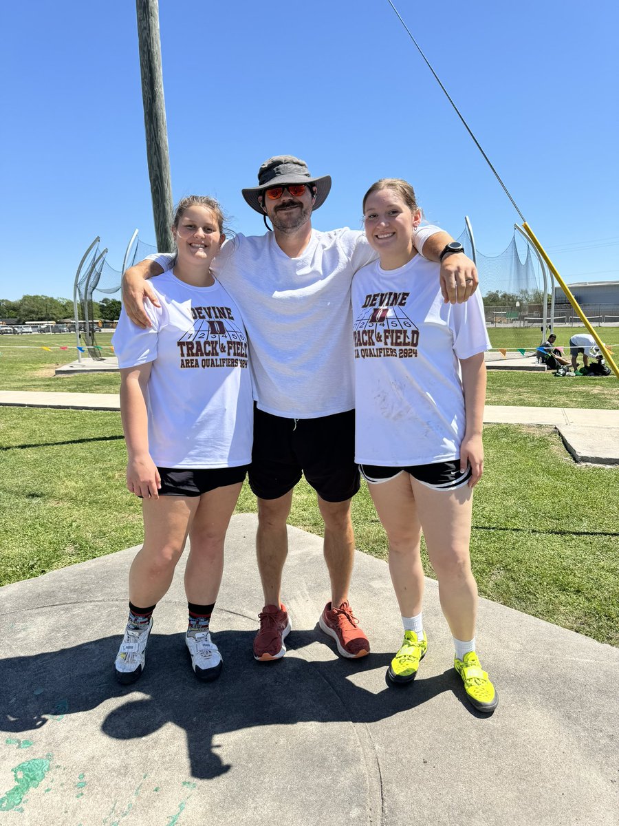 Regionals Bound!!

Savannah Parker
4th Place Discus 

Maddie Dubose
3rd Place Shot Put