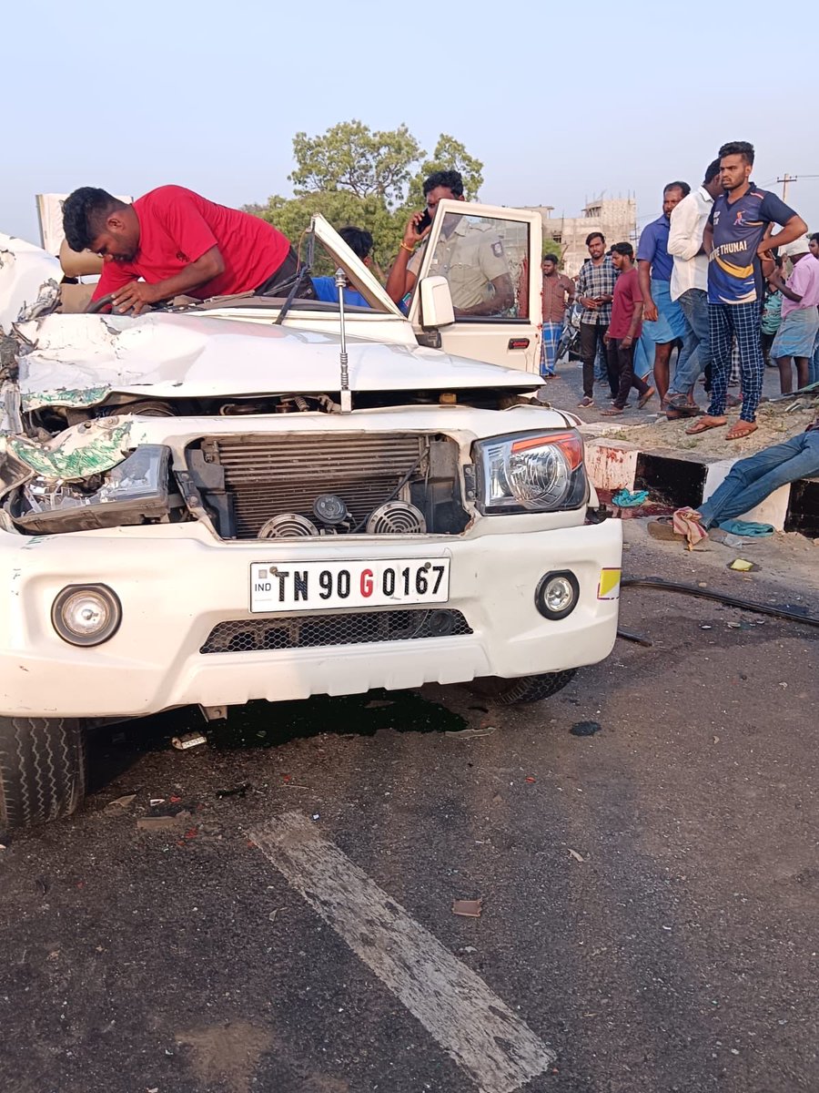 Road accident has taken its toll again Our Asst Commandant Prabhakar & HC Vittal, who were on election duty in Tamilnadu,were killed near Tiruvannamalai,when a Tamilnadu State bus rammed into their vehicle Prabhakar served in Karnataka STF & ANF,a trusted officer Om Shanti🙏🙏