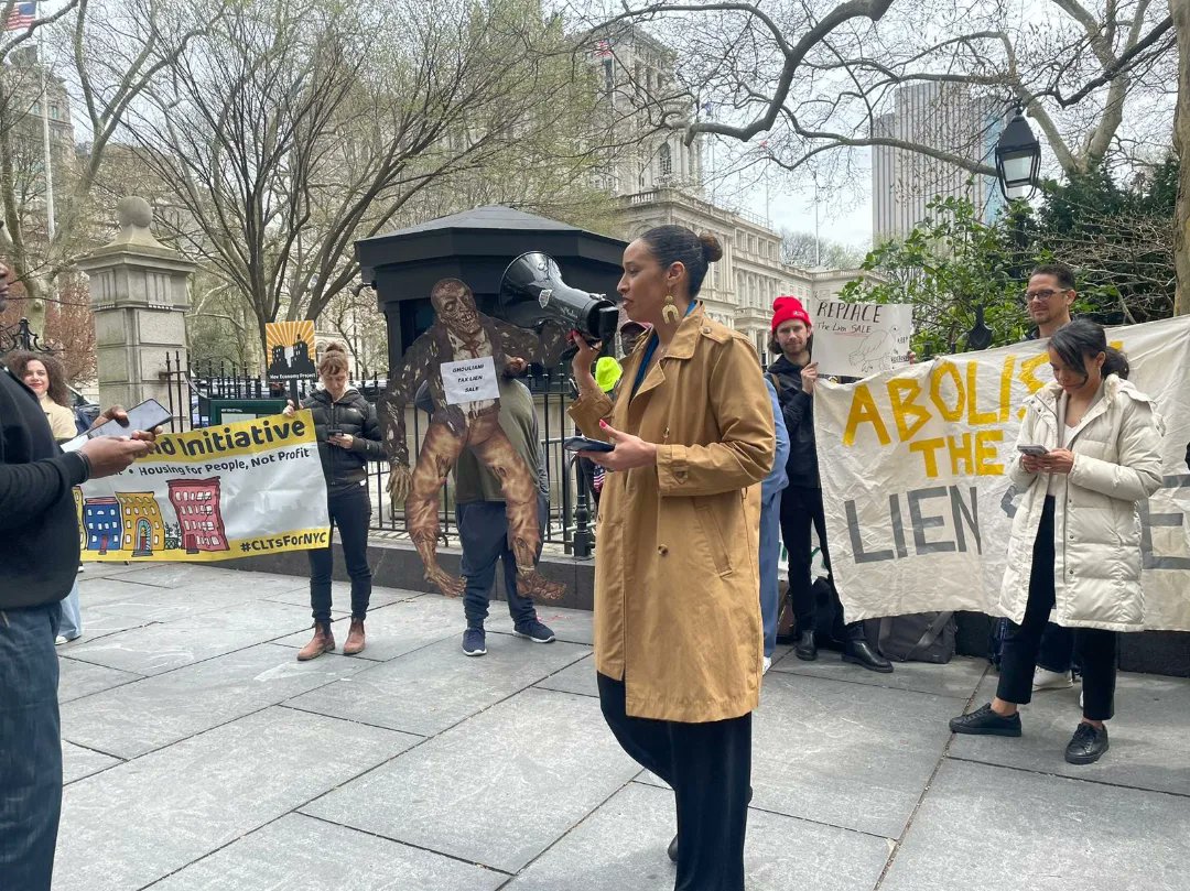 MEANWHILE in #NYC at #CITYHALL.. The #ABOLISHtheTAXLIENSALE Coalition held a RALLY to Abolish the Tax Lien Sale for good. The Tax Lien Sale has been weaponized to take away community equity and displaced community residents. #ABOLISHtheTAXLIENSALE