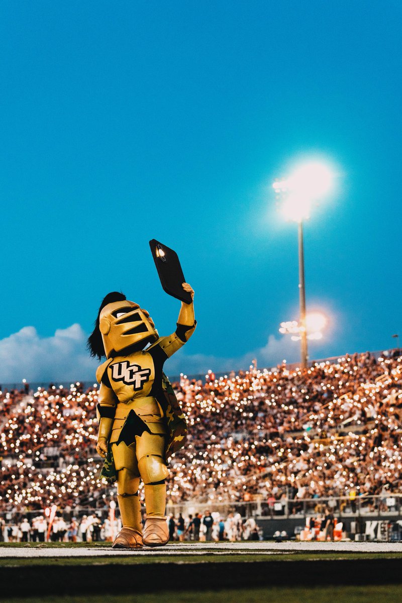 Give $5 to @UCFKnights for every light you see in this photo🧐 go.ucf.edu/4agVIvW