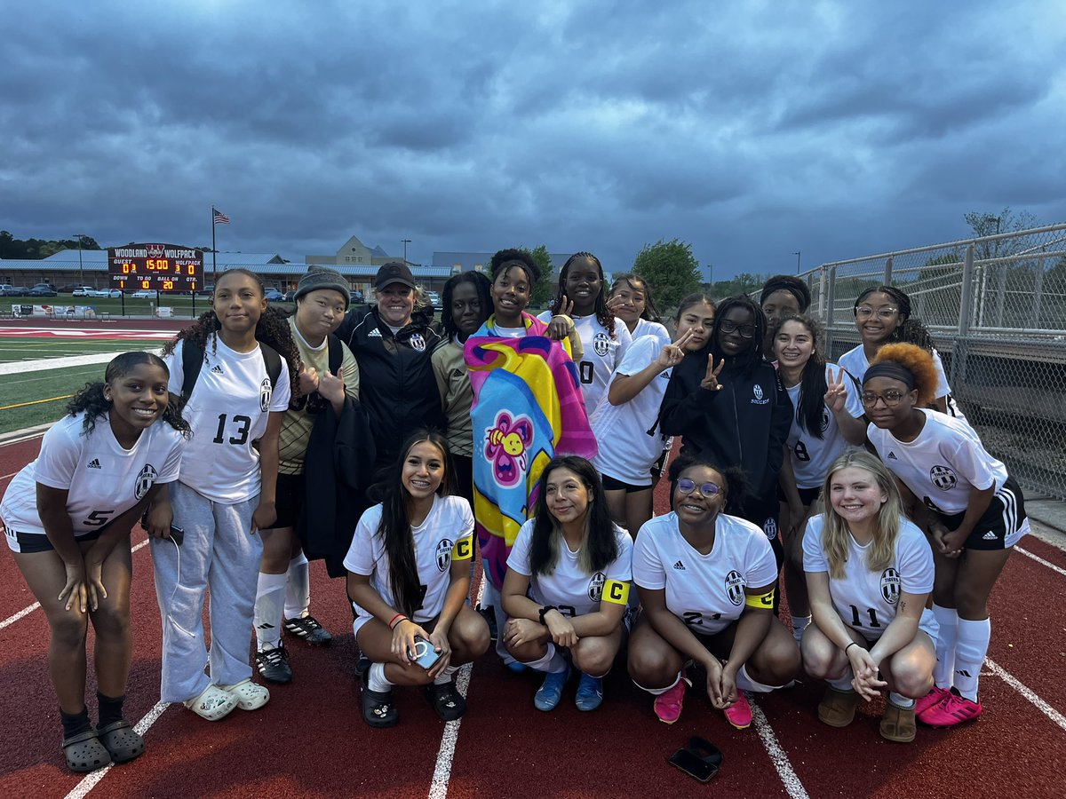Girls finish the season off with a win 4-1. Ava McGhee 1g, Deyla McCoy 1g 1a and Sokmora Teng 2g 1a. 
Thank you seniors for all your hard work over the years. You will be missed! #OneTeamOneGoal @FCHSTigers @FCHSTIGERSPORTS