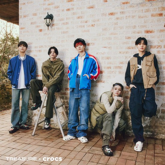 TREASUREunion's tweet photo. Casual footwear brand Crocs has selected the boy group TREASURE, which represents K-pop, as the brand ambassador, and develops the global campaign 'TREASURE x CROCS'.

🔗 https://t.co/oHgnnGuGTu

Congrats, boys! 🤩 

TREASURE X CROCS
#TREASURE_for_CROCS
#TREASURE @treasuremembers https://t.co/OPjaEHZFpU