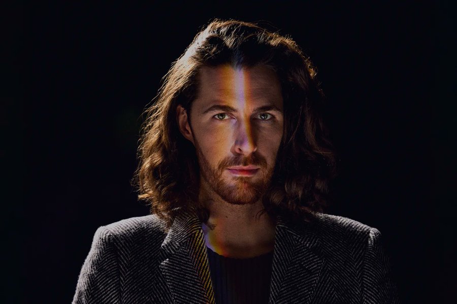 chartdata's tweet photo. Hozier's "Too Sweet" has reached #1 on US iTunes for the first time ever. https://t.co/Bd99WT3flm