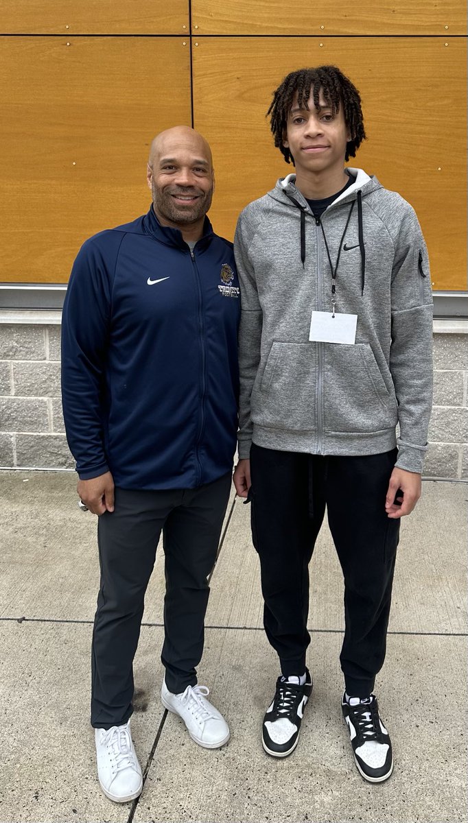 Thank you @CoachDevanney and @_coachdwilliams for the very informative Junior Day visit. @CoachAcq @coach_klier @TrinCollFB