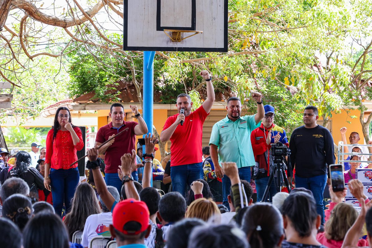 #11ABR el gobernador @luismarcanos entregó más de 200 herramientas necesarias para mejorar la calidad de vida de las y los ciudadanos en los municipios #SimónRodríguez, #Guanipa y #Miranda como respuesta oportuna a las solicitudes a través del Sistema del 1x10 del Buen Gobierno.