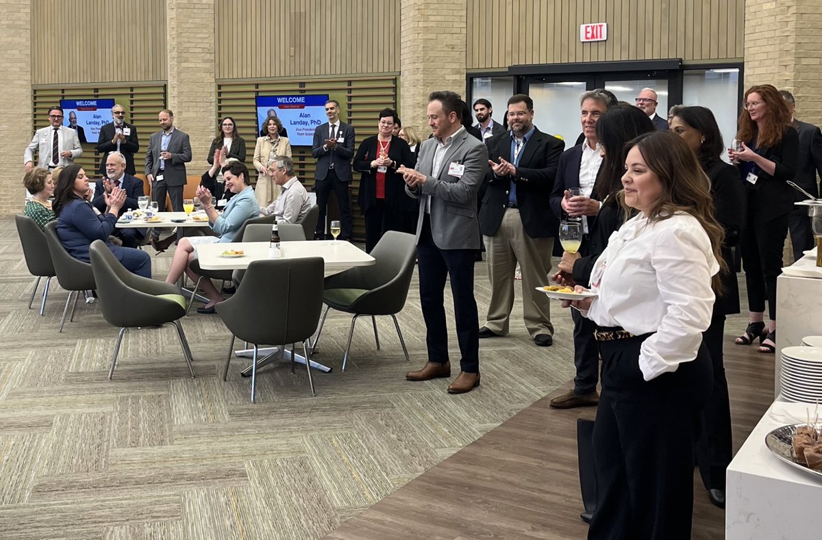 Today, Dr. Mouton and I had the pleasure of welcoming some members of @utmbhealth's new leadership team at a reception in the Moody Medical Library Faculty Lounge. It was wonderful to engage with our new distinguished colleagues and extend a warm UTMB welcome.