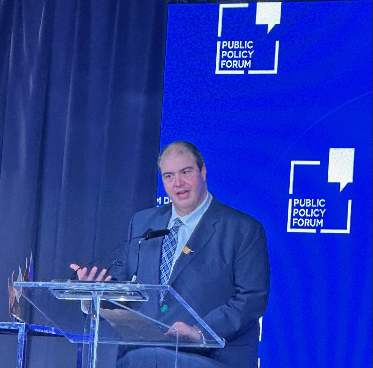 'The world needs a little more Canada.' Especially when it comes to food, fuel and fertilizer. Murad Al-Katib at the @ppforumca annual awards to urge 🇨🇦 to pursue the 'new agriculture' — climate smart farming to feed the world. 'Be dinner or be the diner!'
