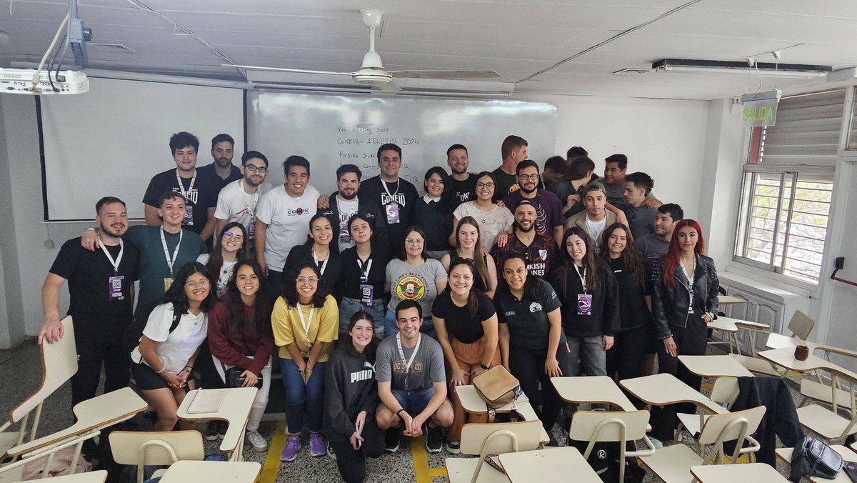 aseiqunco's tweet photo. Varias reuniones, una actividad solidarias, la presentación de trabajos de investigación y desarrollo de nuestros congresistas. Y finalizamos la semana con la fiesta de gala https://t.co/4gheIBPVqX