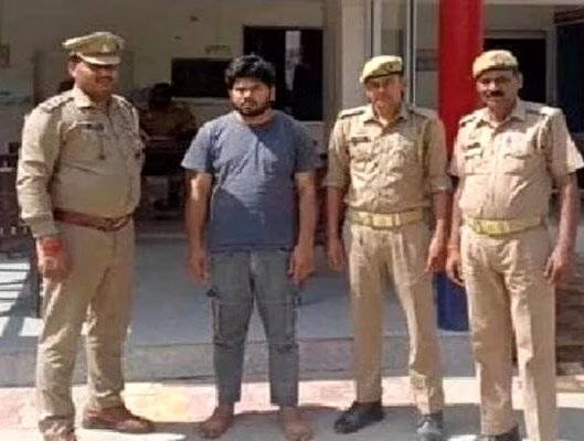 SaffronSunanda's tweet photo. *The Rαρist Islamist Family*

Abdul Salam poses as Ajay to trap a Hindu girl from Nepal.

The real Horror began when the girl found out about Abdul's real religion.

Abdul , his father Idris, brother Asif & Amil, maternal uncle and 2 brothers in law παped the victim again & again. 

They even forced her to convert in Islam and eat cow meat.

Luckily girl escaped & his video gone viral.

Muzaffarnagar Police arrested Abdul and his relatives & now investigating the whole crime.

So called peacefuls