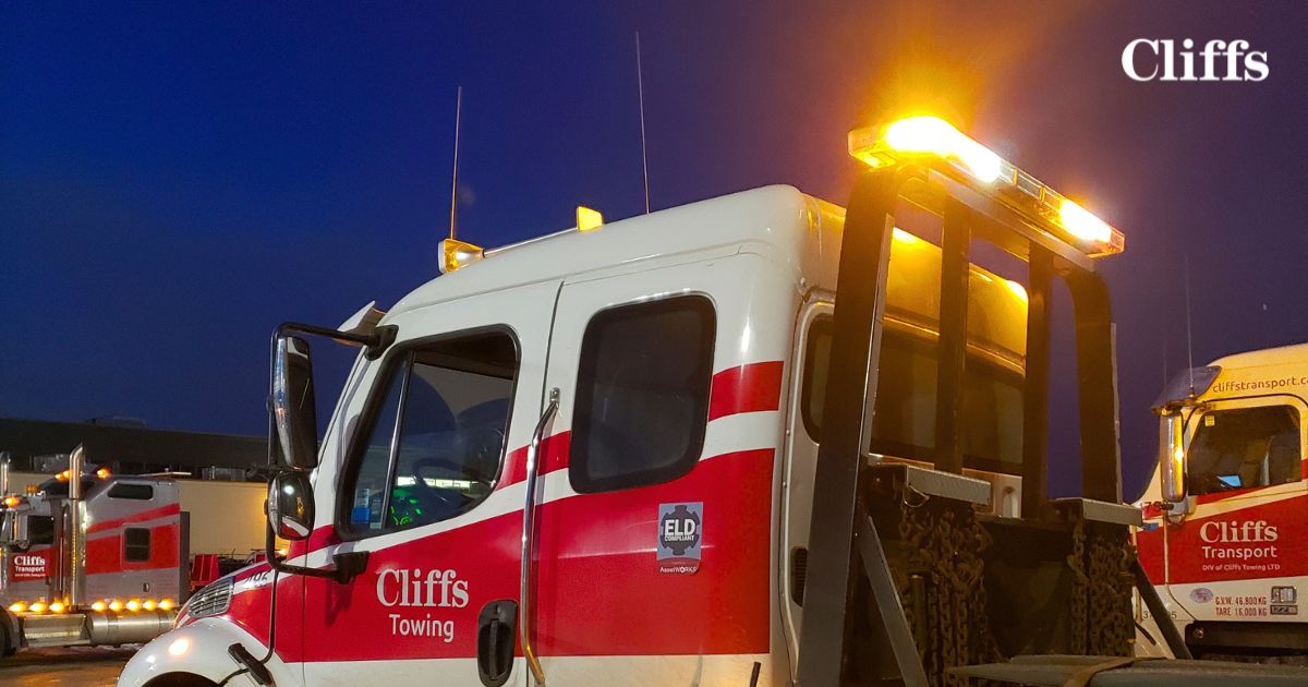 Our roadside heroes are out there. When you see our lights, take a moment to slow down and give us the room we need. It's a small action that can save lives. 💡🚧 #TowSafety #SafetyFirst