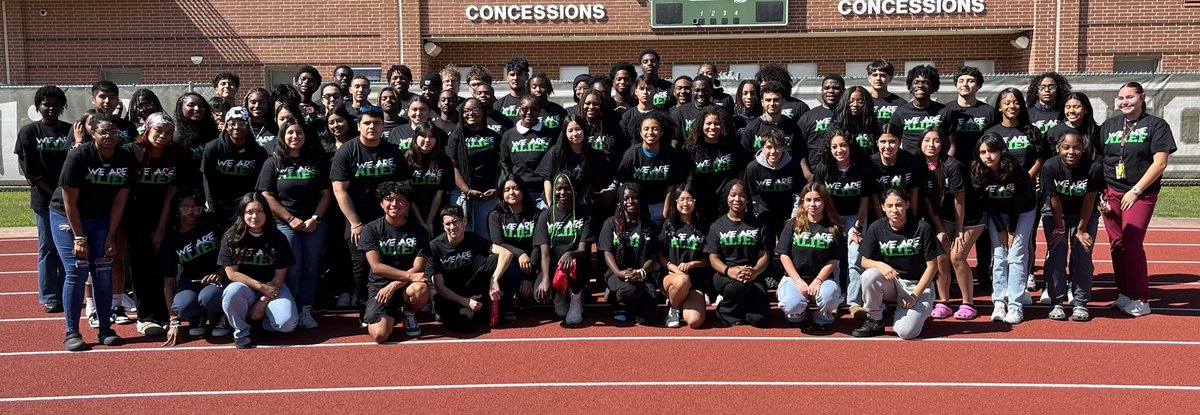 Building tomorrow’s leaders at the Annual Alief ISD Athletic Leadership Conference. The future is bright! 🐏 🐻 🦁 ⁦@AliefISD⁩