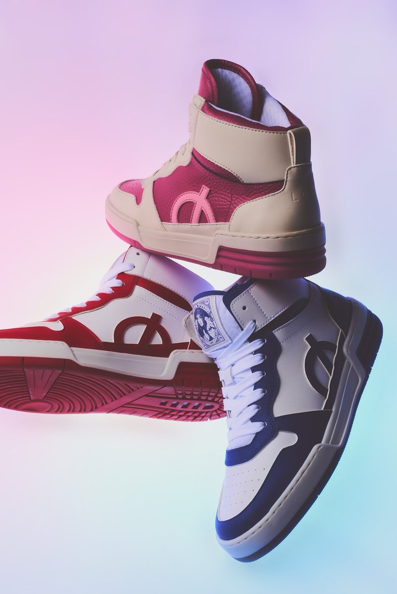 NICKIMINAJ's tweet image. 🩷🎀🫶🏽📦 @lociwear 

uppfirst.com/nicki-register…

If I were you, I’d sign up now. You’ll have first dibs tmrw. That’s all I’ll say about that. 😉😝

Tmrw @ 1pm EST my very OWN sneaker line comes out. This is a DREAM come true. Can’t wait to show you ALL the designs 🎀😘🫶🏽