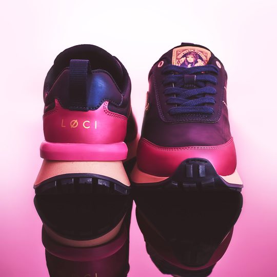 NICKIMINAJ's tweet image. 🩷🎀🫶🏽📦 @lociwear 

uppfirst.com/nicki-register…

If I were you, I’d sign up now. You’ll have first dibs tmrw. That’s all I’ll say about that. 😉😝

Tmrw @ 1pm EST my very OWN sneaker line comes out. This is a DREAM come true. Can’t wait to show you ALL the designs 🎀😘🫶🏽