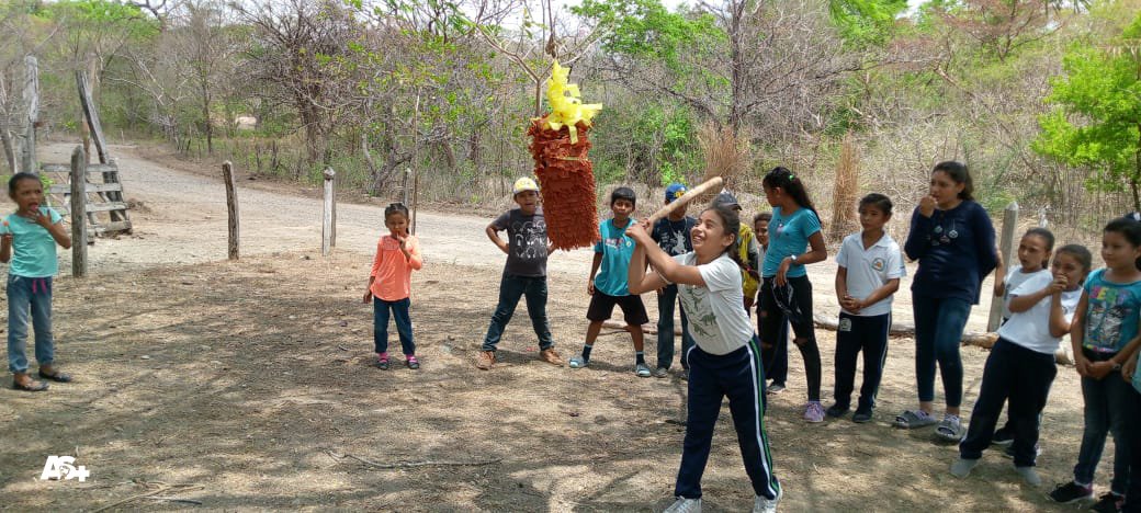 El Gobierno de #Nicaragua, a través de la municipalidad, inauguraron el bacheo de 6 kilómetros de la vía que conecta Las Tucas con El Tamarindo, en la ciudad de #Acoyapa. ❤️🖤✌️

#4519LaPatriaLaRevolucion 
#AlcaldíaDeAcoyapa