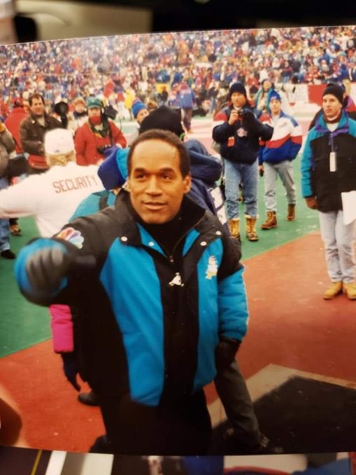 From a Friend: OJ Simpson in Rich Stadium 1993 Wearing the gloves….. 😳