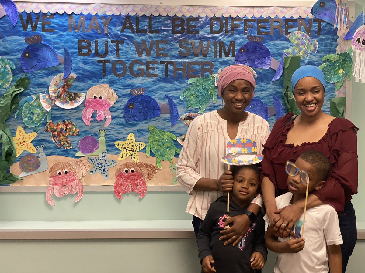 MrsThornsWorld's tweet photo. Celebrating Autism Acceptance with some wonderful families at @JuddSchool! Always a wonderful night! #MrsThornsRoseGarden #AutismAcceptanceMonth #NBTeamPreschool #NBTECCisRedHot #HomeSchoolConnection #RelationshipsMatter https://t.co/379TCbJQkS
